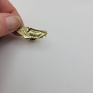 Gold Tone Cross Country Pin